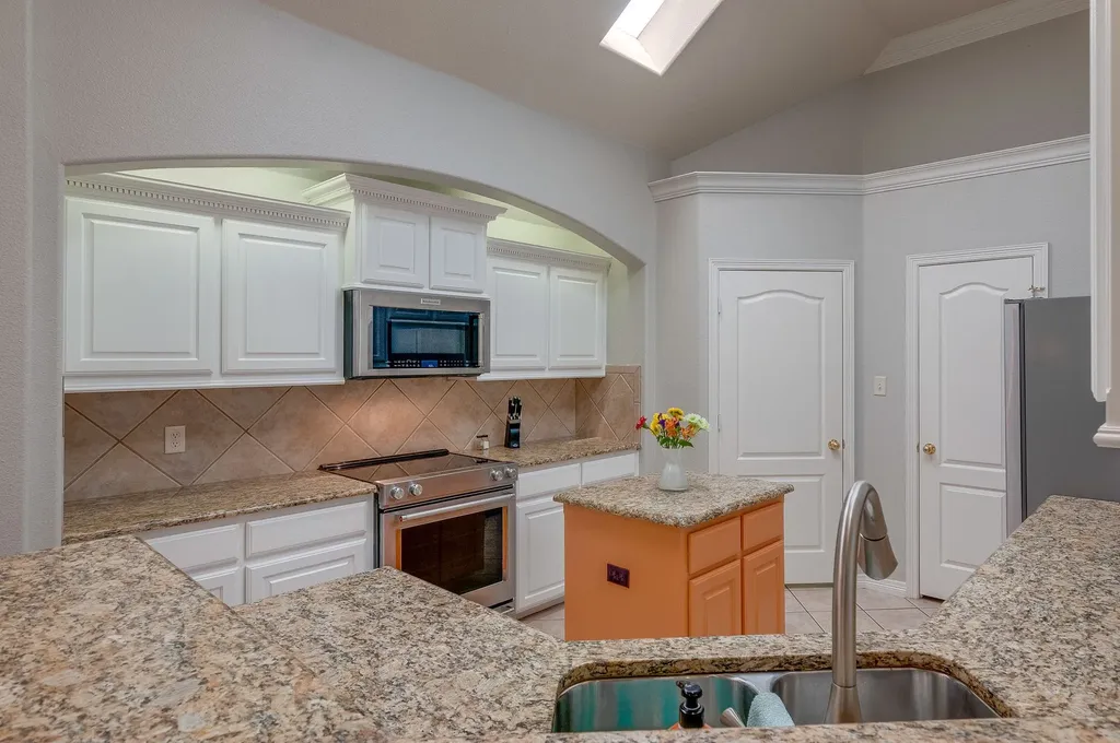 6008 Frost Street North Richland Hills TX 76180