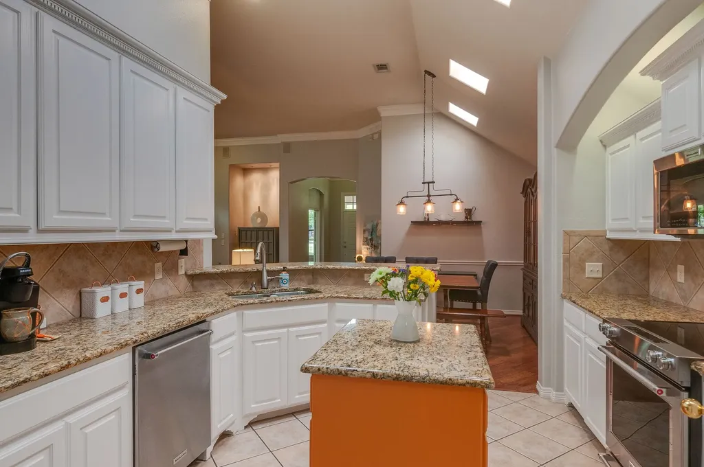 6008 Frost Street North Richland Hills TX 76180