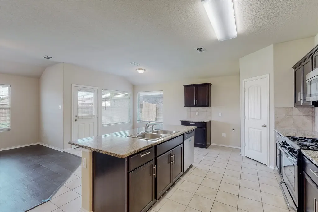 5140 Grayson Ridge Drive Fort Worth TX 76179