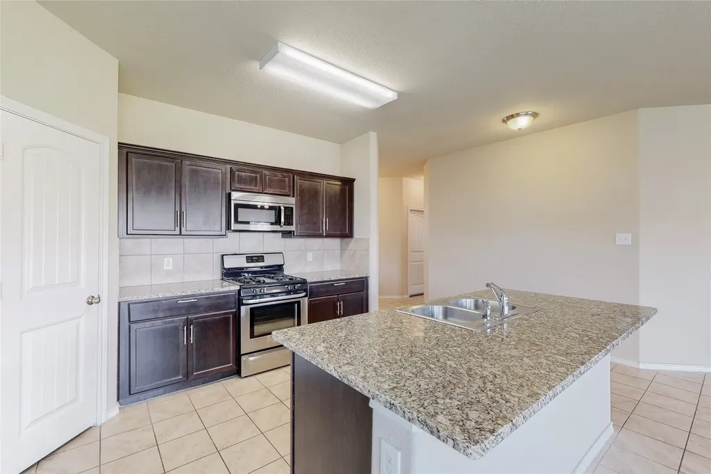 5140 Grayson Ridge Drive Fort Worth TX 76179