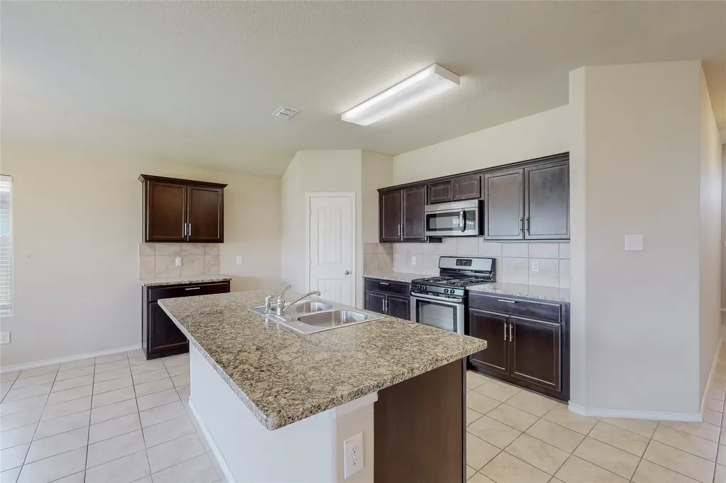 5140 Grayson Ridge Drive Fort Worth TX 76179