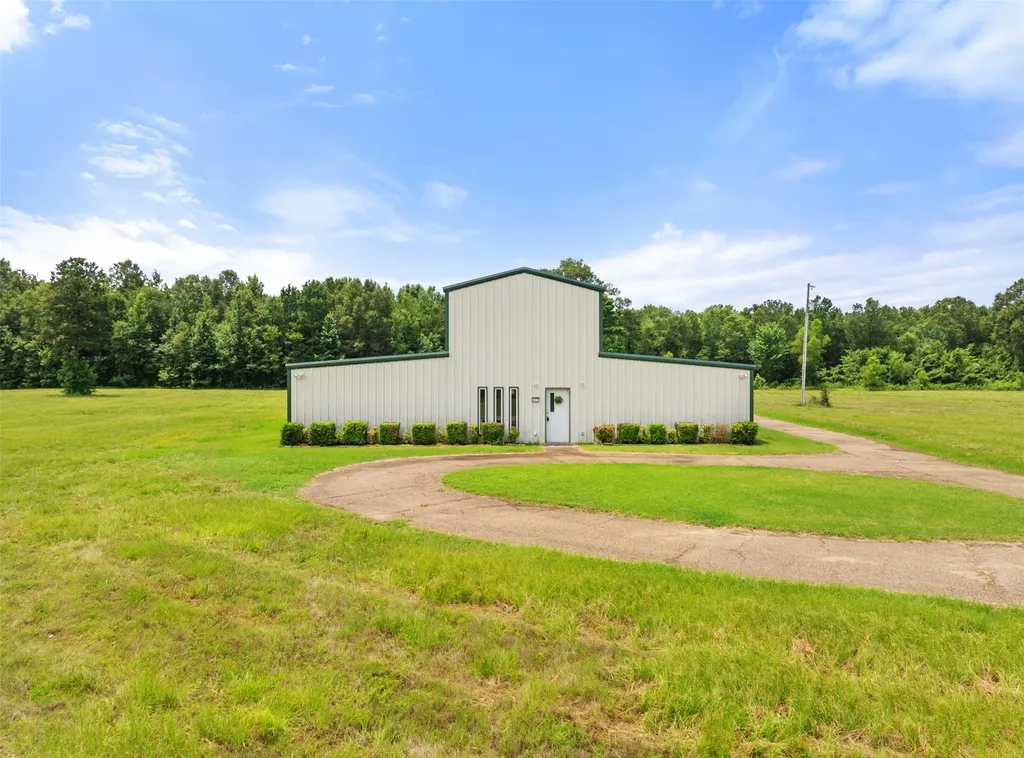 672 County Road 4960 Pittsburg TX 75686