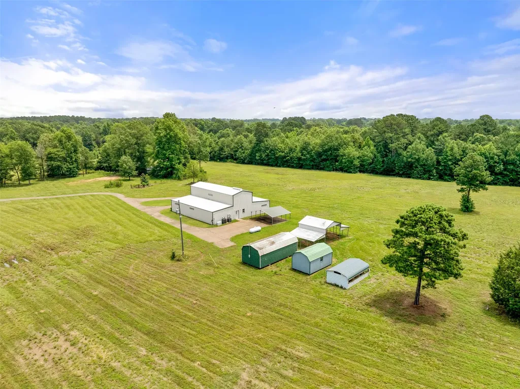 672 County Road 4960 Pittsburg TX 75686