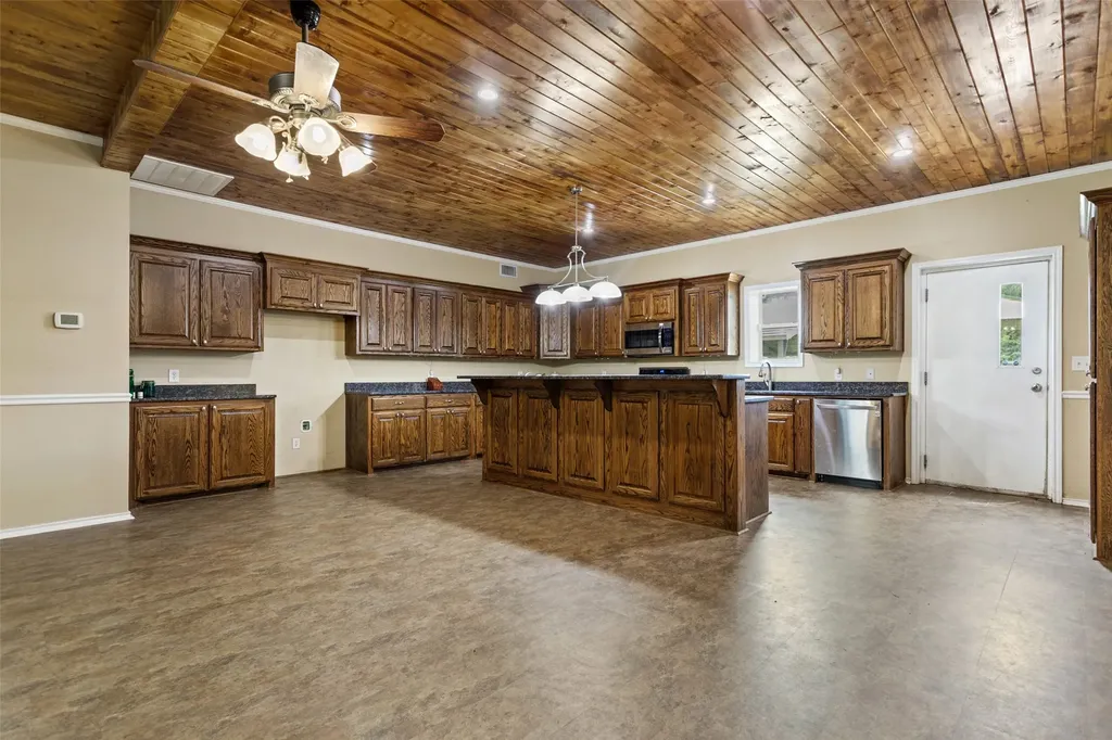 672 County Road 4960 Pittsburg TX 75686