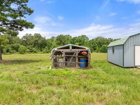 672 County Road 4960 Pittsburg TX 75686