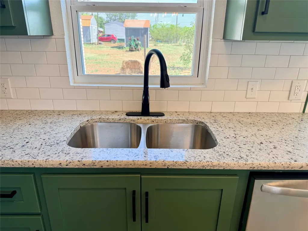 424 W Santa Fe Avenue Aspermont TX 79502