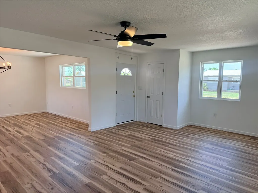 424 W Santa Fe Avenue Aspermont TX 79502