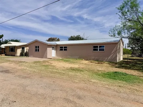 424 W Santa Fe Avenue Aspermont TX 79502
