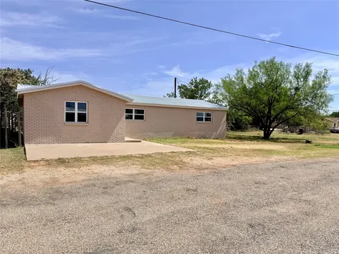 424 W Santa Fe Avenue Aspermont TX 79502