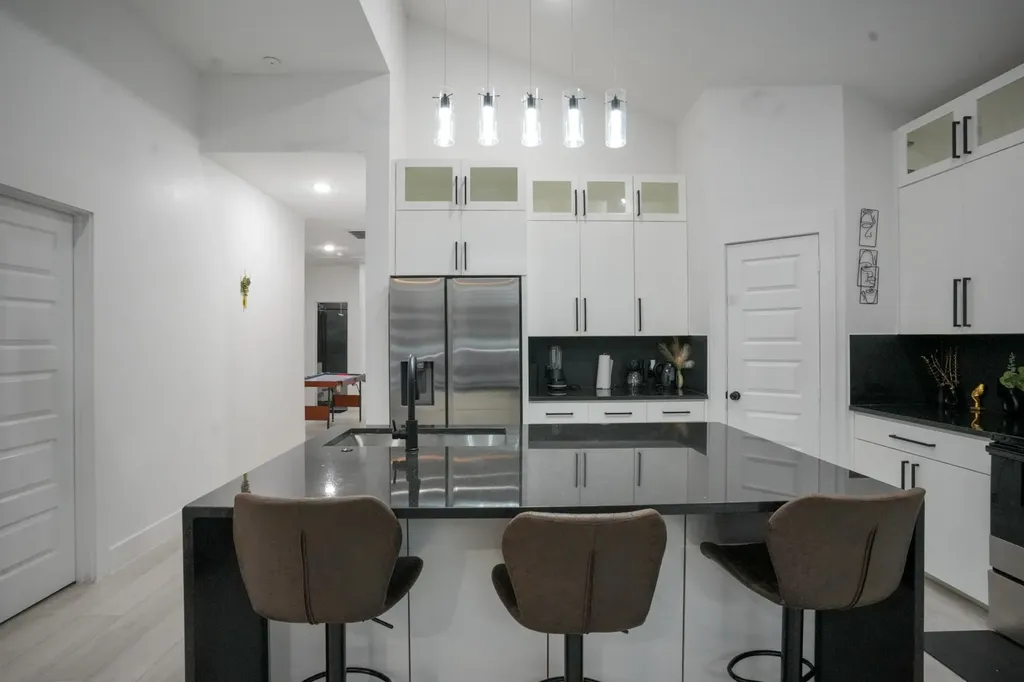4523 Solar Lane Dallas TX 75216
