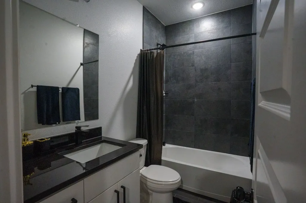 4523 Solar Lane Dallas TX 75216