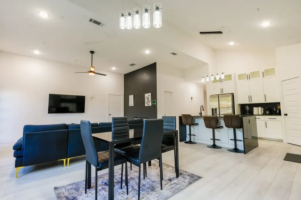 4523 Solar Lane Dallas TX 75216