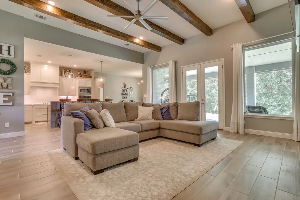 947 Silverleaf Drive Weatherford TX 76085