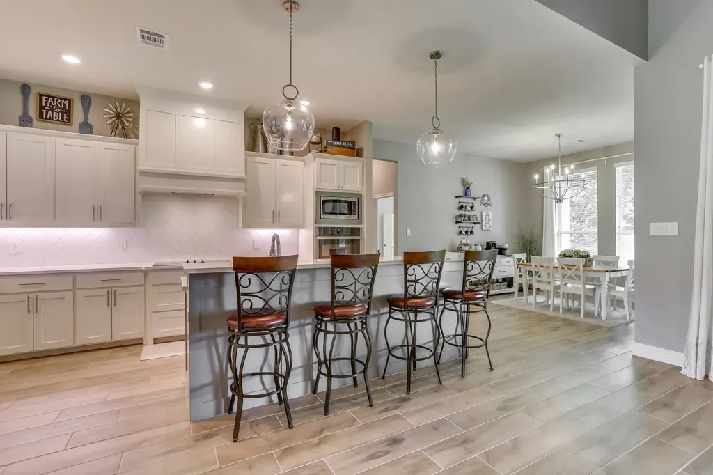 947 Silverleaf Drive Weatherford TX 76085