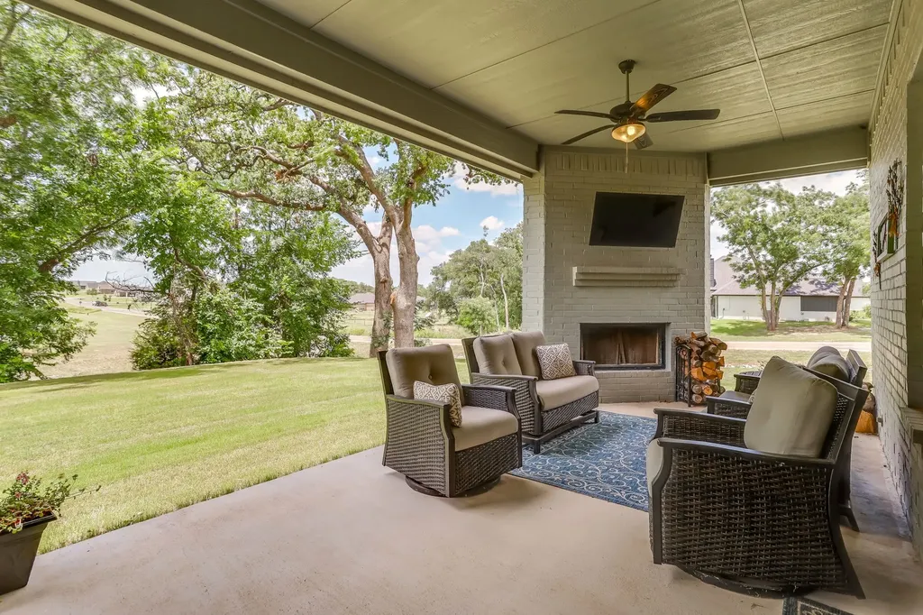 947 Silverleaf Drive Weatherford TX 76085