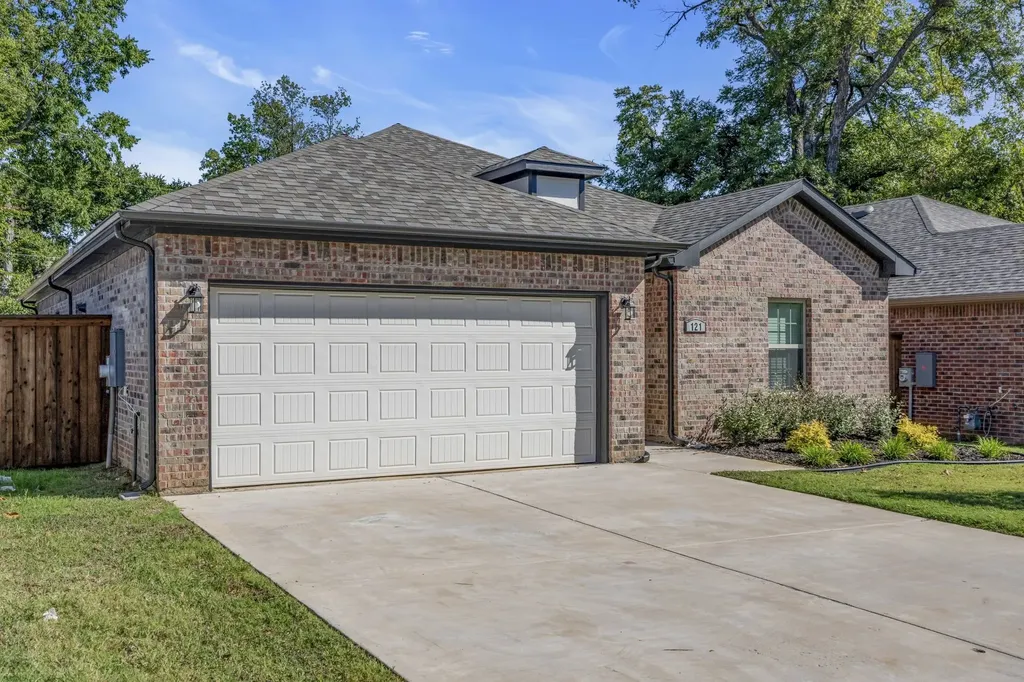121 W Morton Street Denison TX 75021