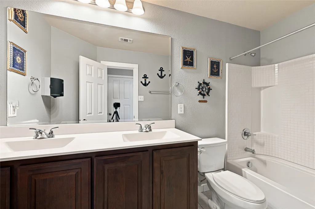 1558 Nottingham Drive Lancaster TX 75134