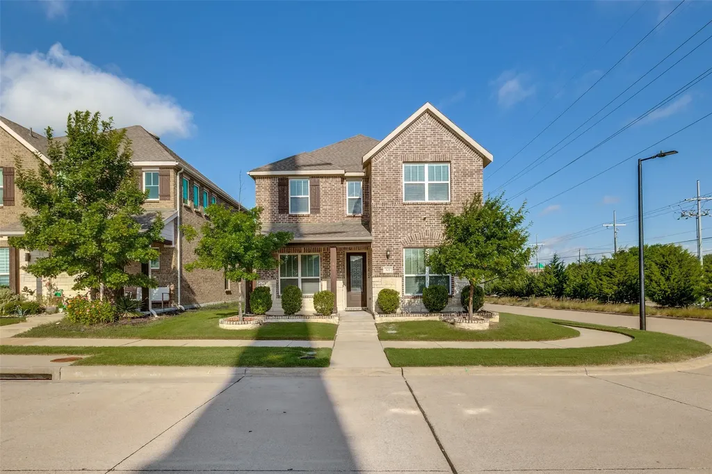 301 Kennewick Drive Garland TX 75044