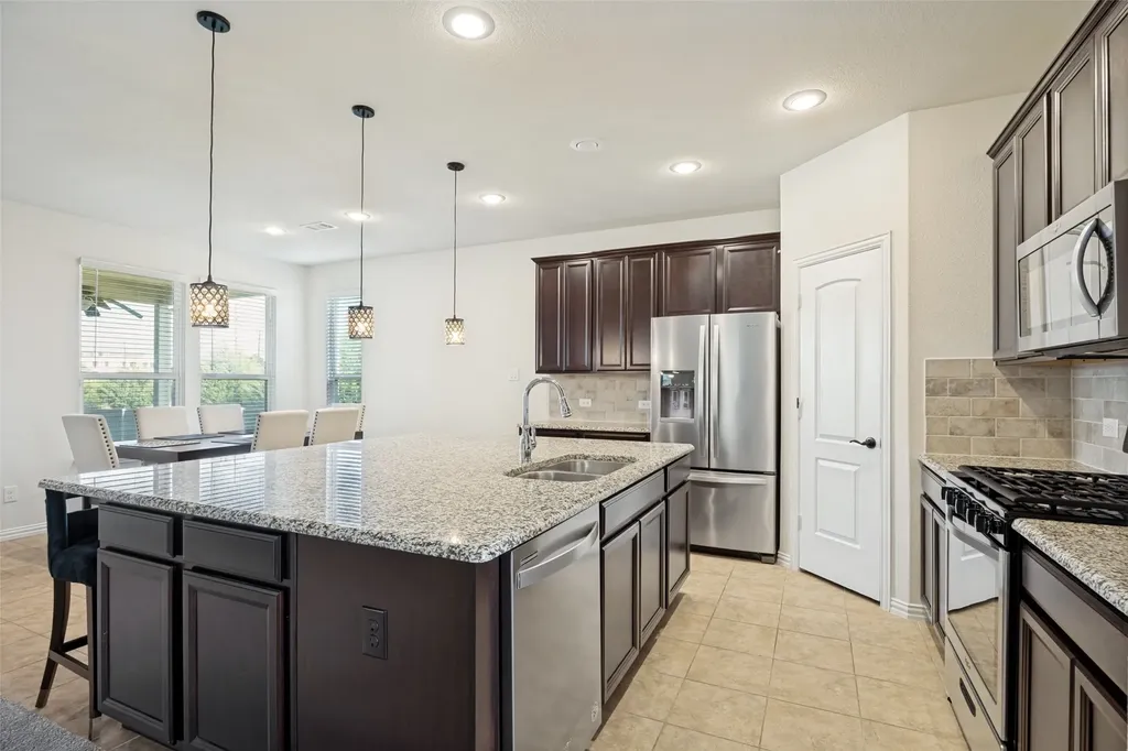 301 Kennewick Drive Garland TX 75044
