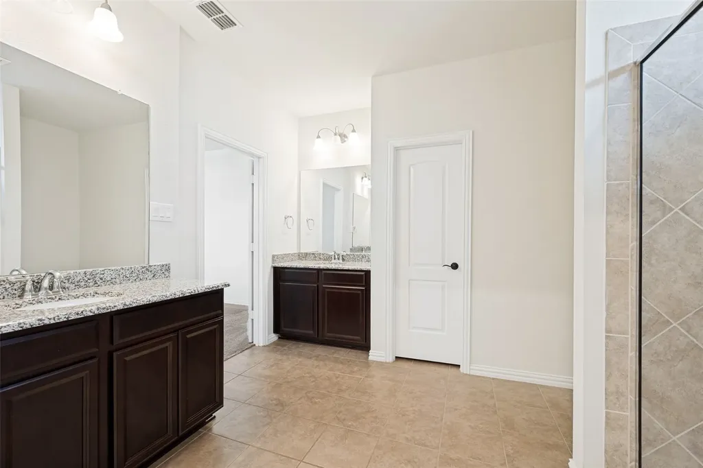 301 Kennewick Drive Garland TX 75044