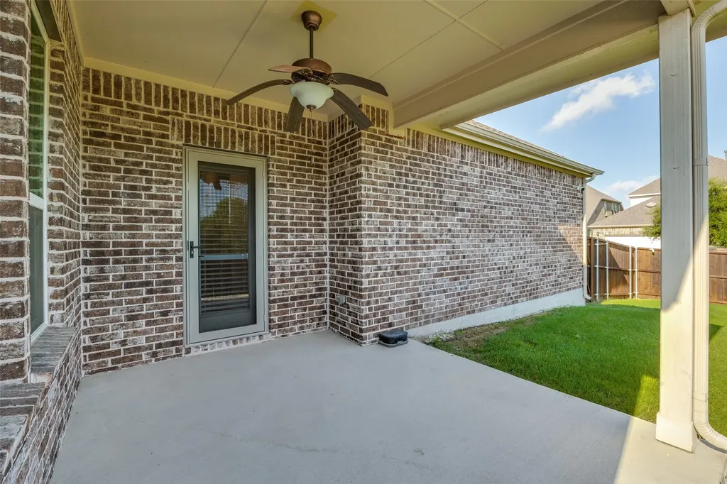 301 Kennewick Drive Garland TX 75044