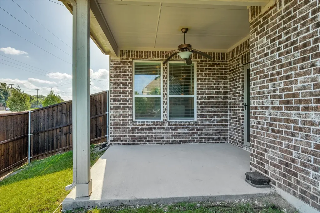301 Kennewick Drive Garland TX 75044