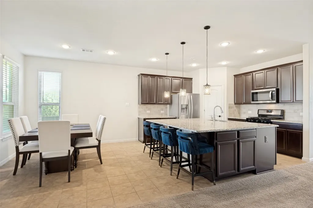 301 Kennewick Drive Garland TX 75044