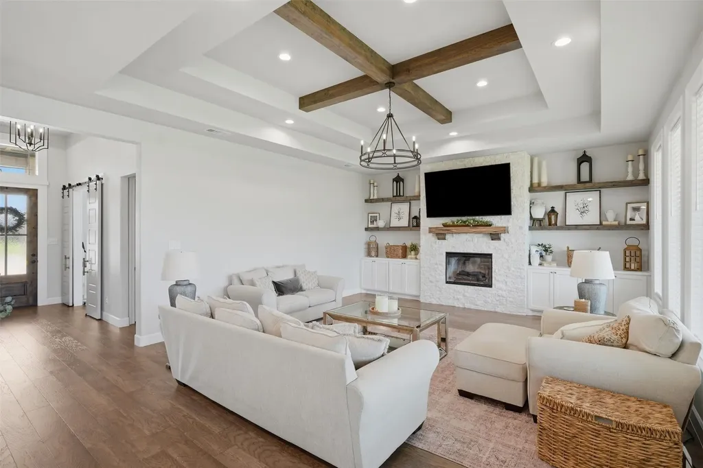 1525 Blue Lake Drive Burleson TX 76058