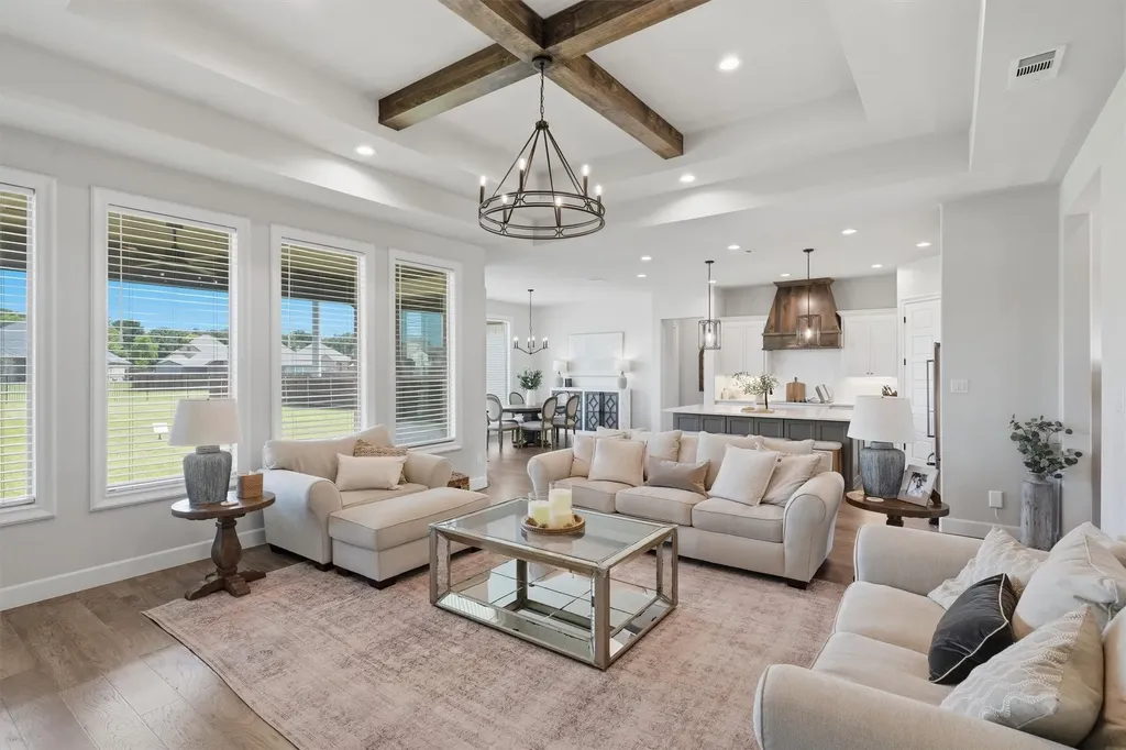 1525 Blue Lake Drive Burleson TX 76058