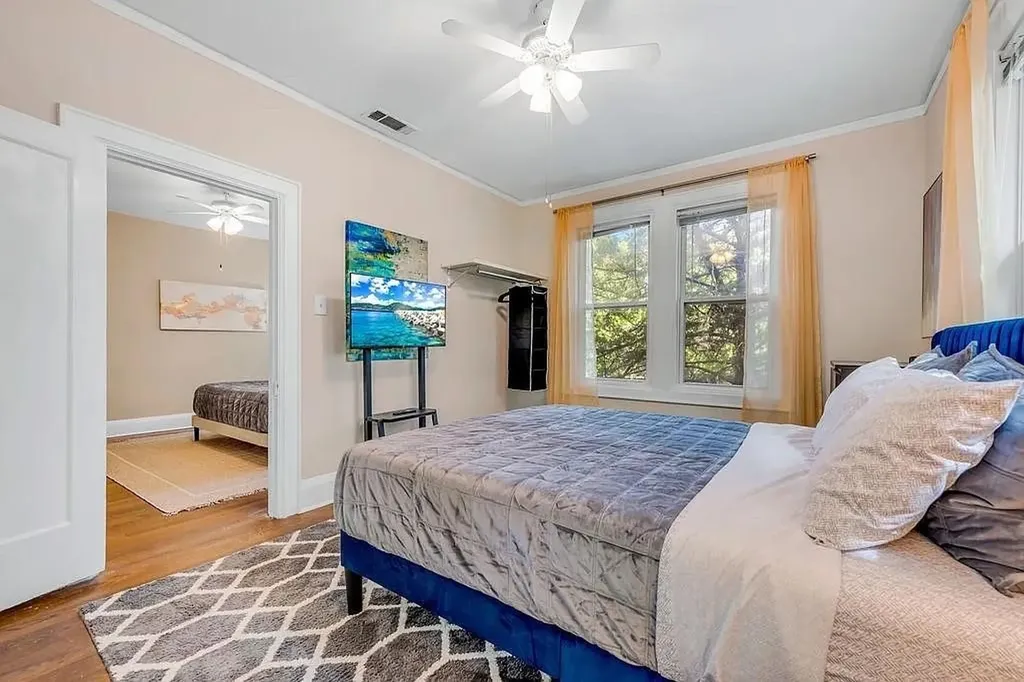 4303 Vandelia Street Dallas TX 75219