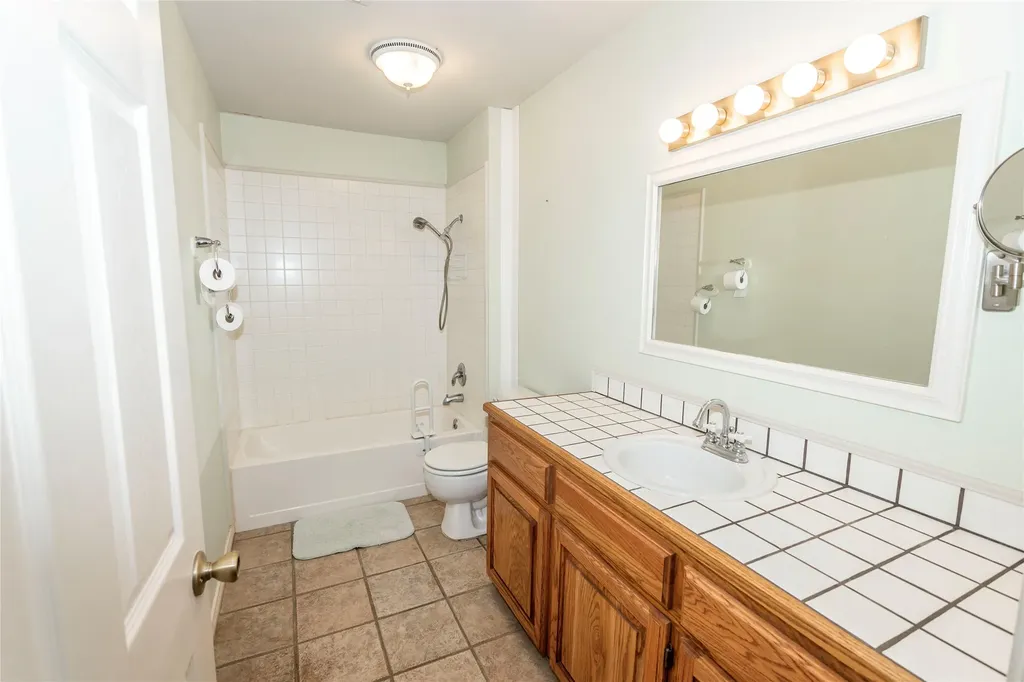 151 Country Club Drive Nocona TX 76255