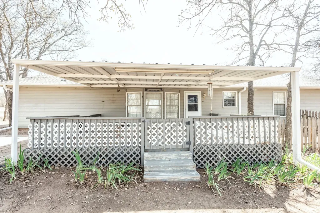 151 Country Club Drive Nocona TX 76255