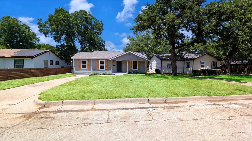 3725 Childress Street Fort Worth TX 76119