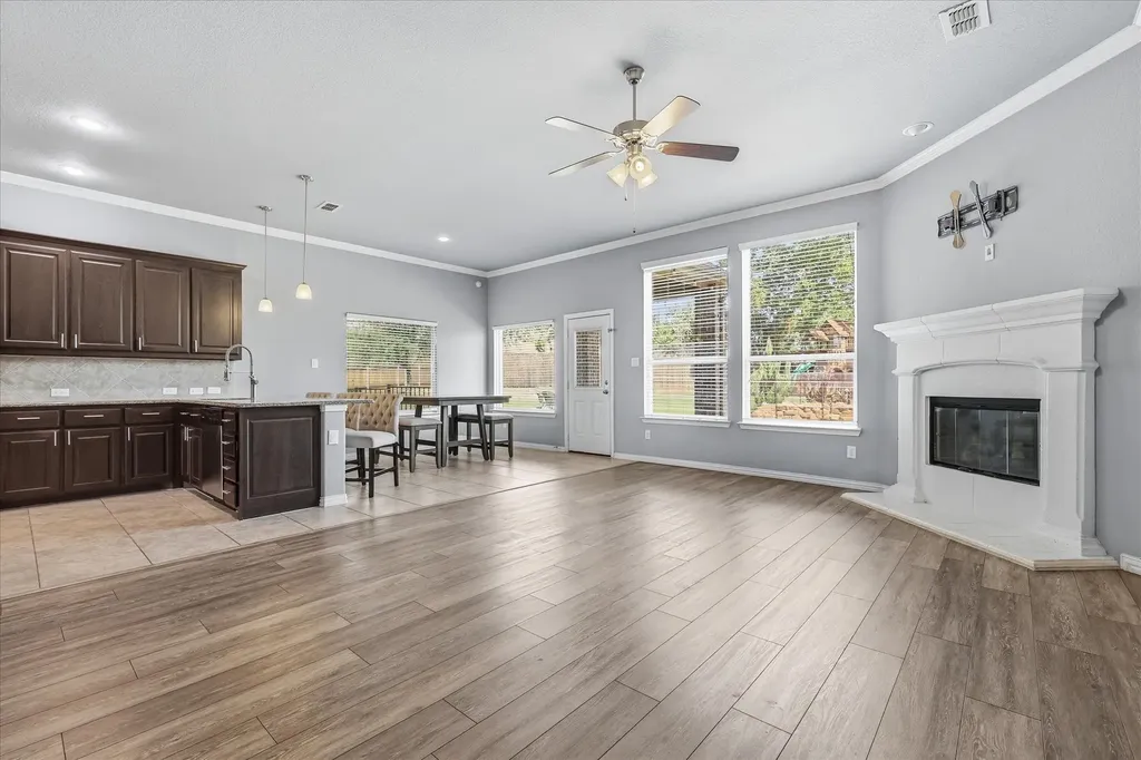 1327 Savona Lane Lewisville TX 75077