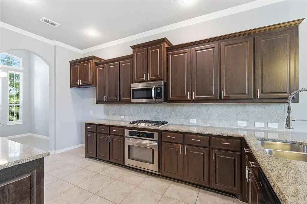 1327 Savona Lane Lewisville TX 75077