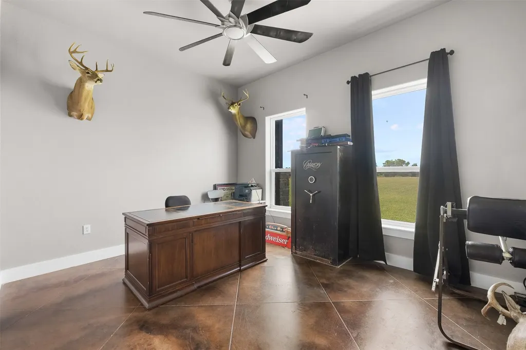 6021 N Fm 1915 Buckholts TX 76518