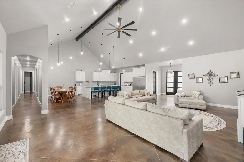 6021 N Fm 1915 Buckholts TX 76518