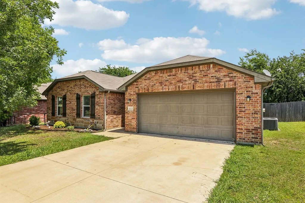 3017 N Hickory Street Sherman TX 75092