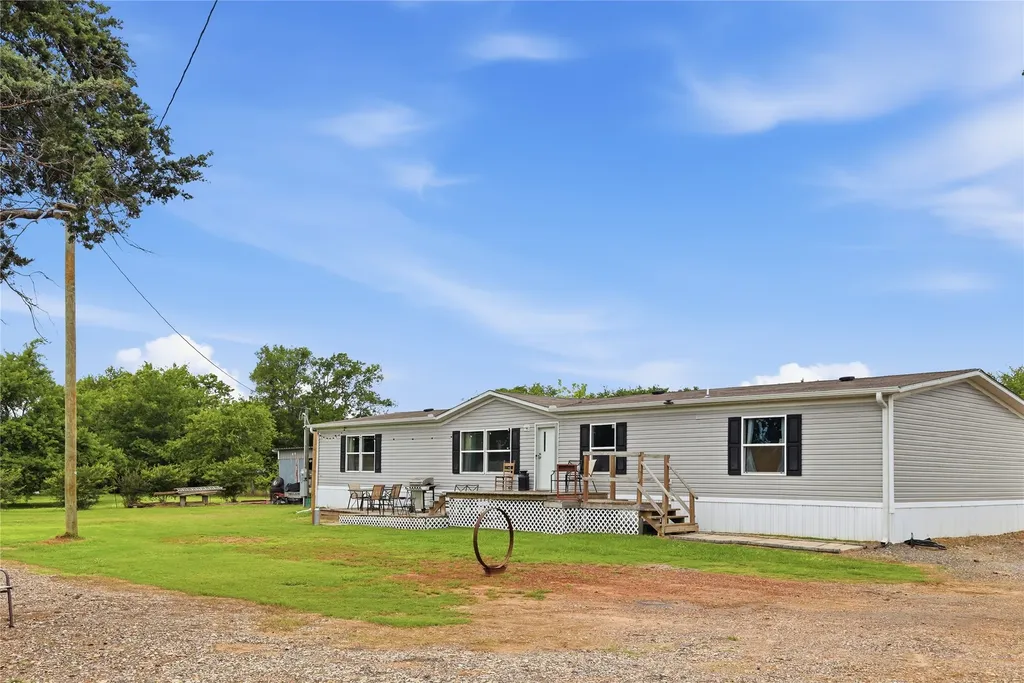 59 County Road 3604 Saltillo TX 75478