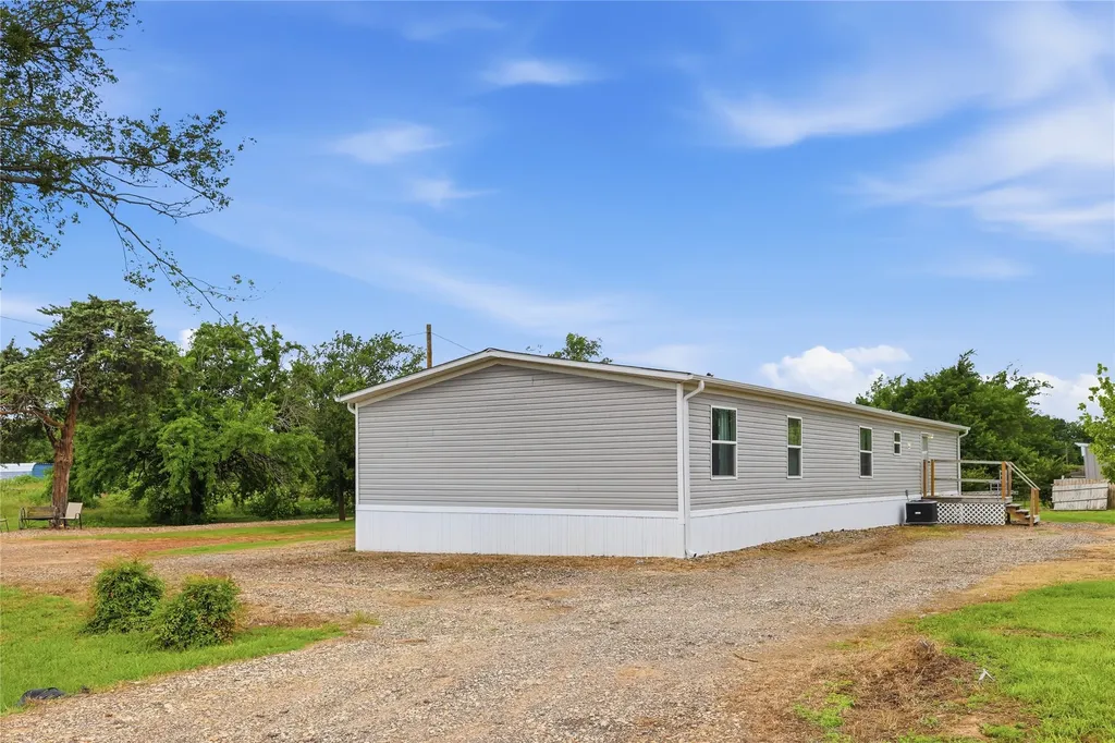 59 County Road 3604 Saltillo TX 75478
