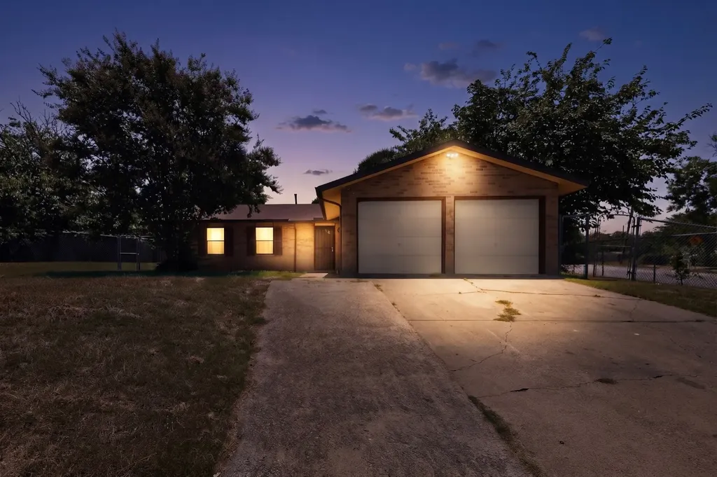 426 Kirnwood Drive Dallas TX 75232