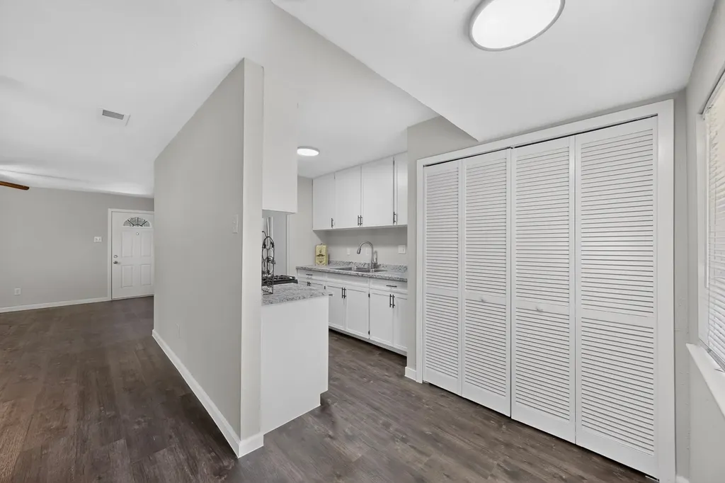426 Kirnwood Drive Dallas TX 75232