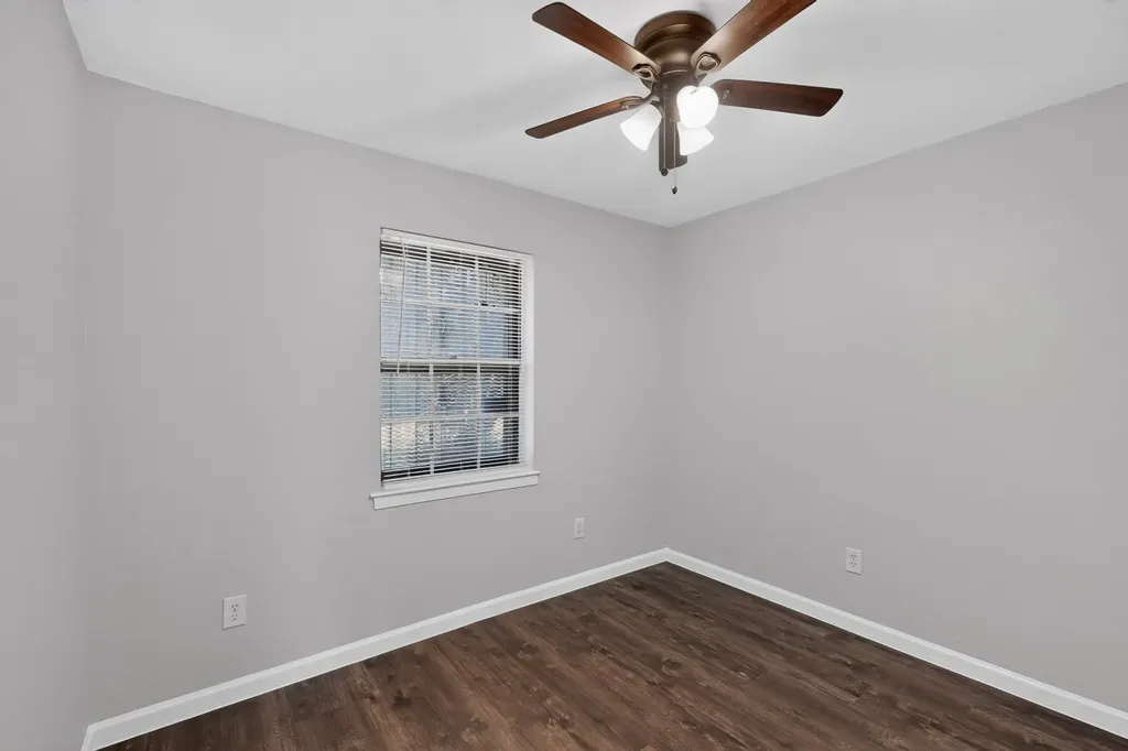 426 Kirnwood Drive Dallas TX 75232
