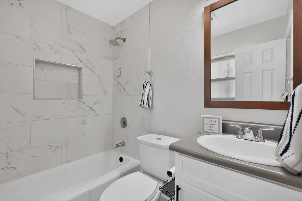 426 Kirnwood Drive Dallas TX 75232