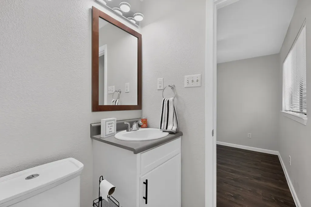 426 Kirnwood Drive Dallas TX 75232