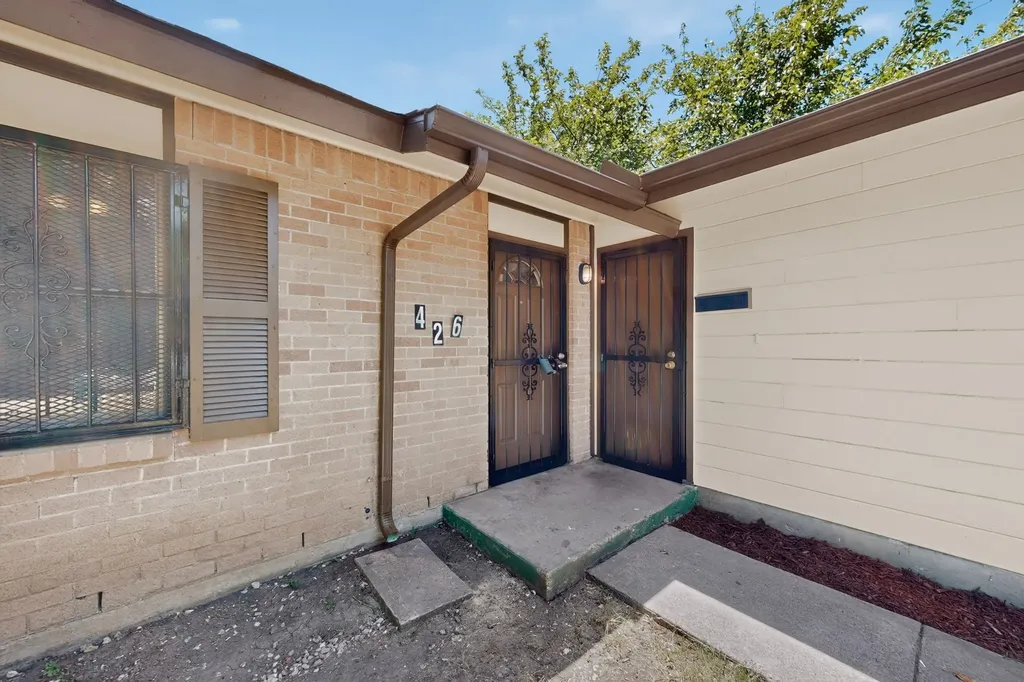 426 Kirnwood Drive Dallas TX 75232