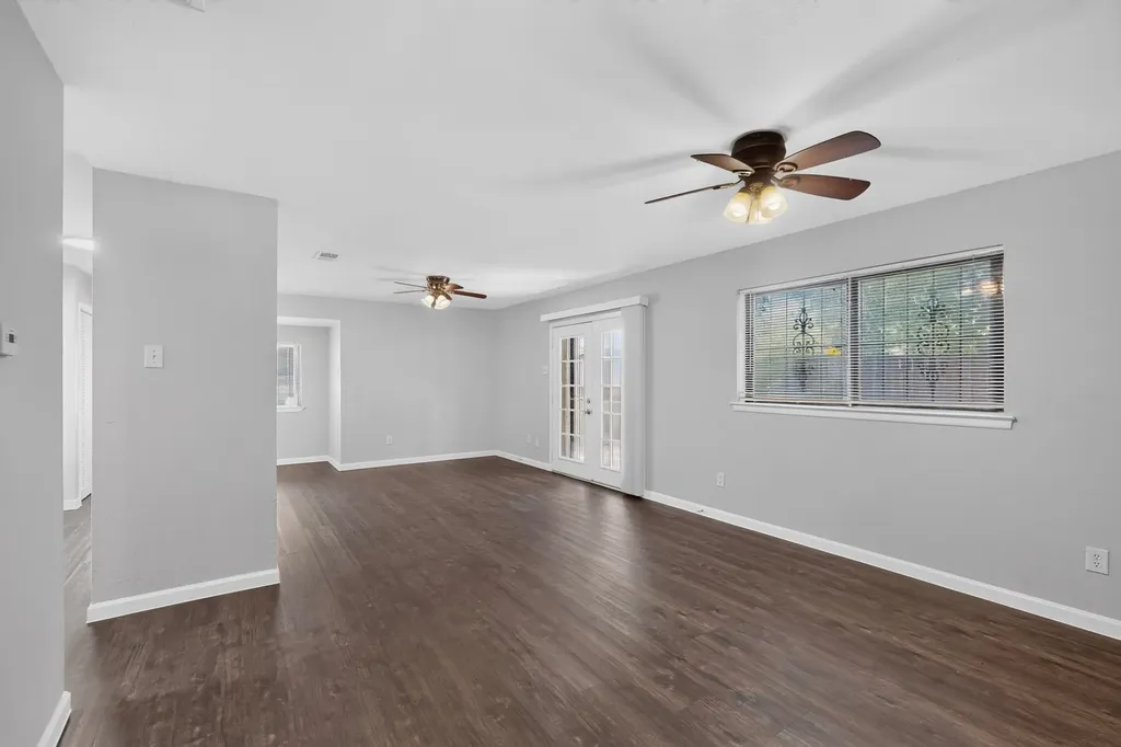 426 Kirnwood Drive Dallas TX 75232