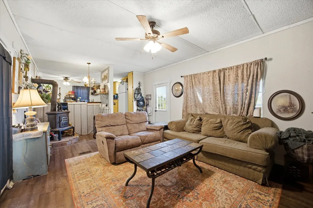13345 Fm1391 Kemp TX 75143