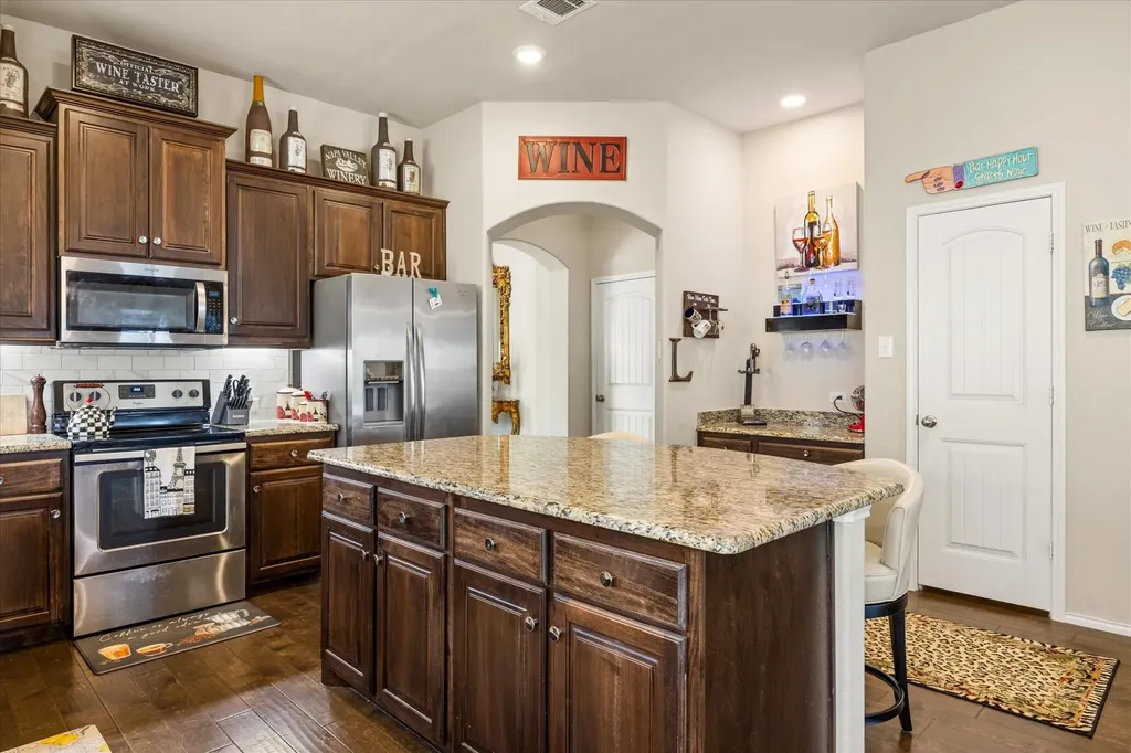 2524 Hadley Street Weatherford TX 76087