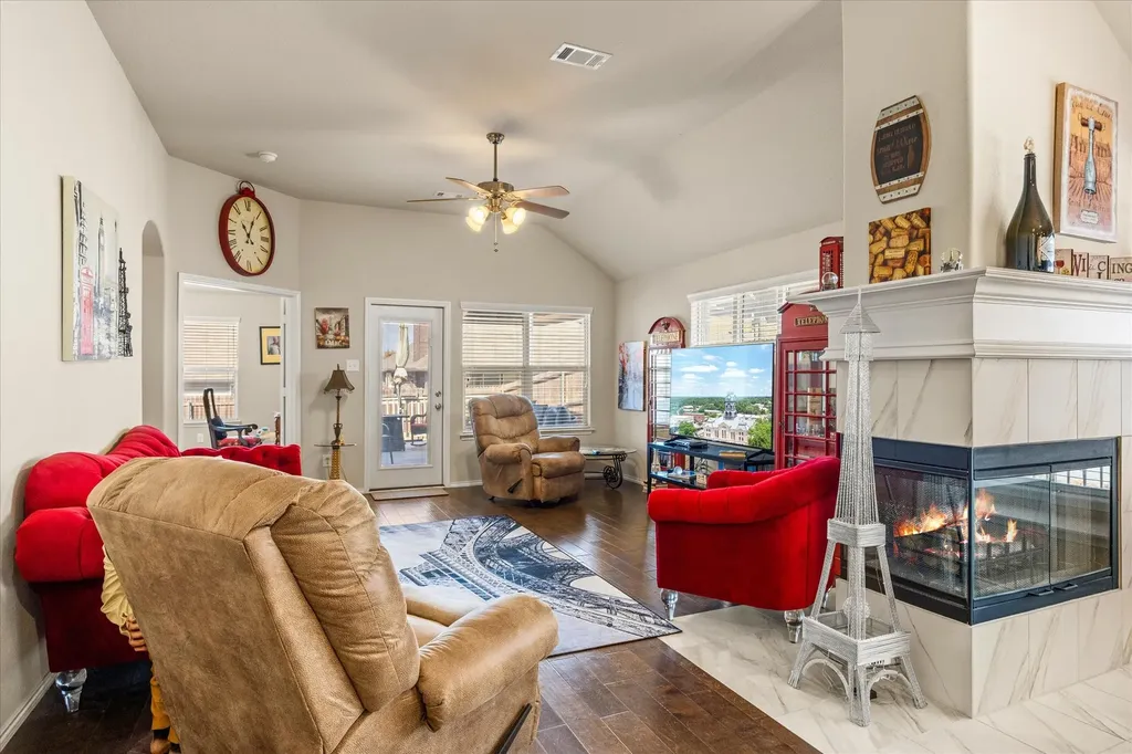 2524 Hadley Street Weatherford TX 76087
